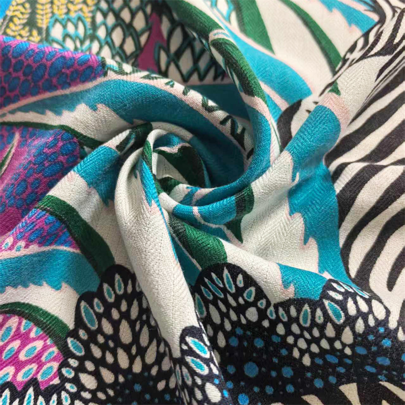 Écharpe en soie et cachemire P - Cashmere Scarf Wrap avis et prix